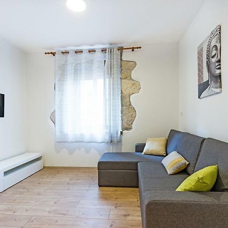 Cozy Apartment 10 Min From The Beach Pula Ngoại thất bức ảnh