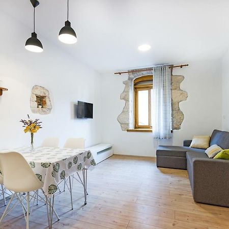 Cozy Apartment 10 Min From The Beach Pula Ngoại thất bức ảnh